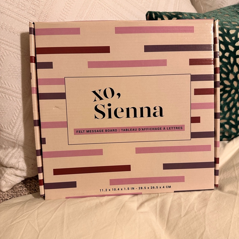 NIB XO Sienna Felt Message Board